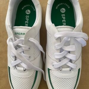 NWOT SPERRY WOMEN'S SNEAKERS